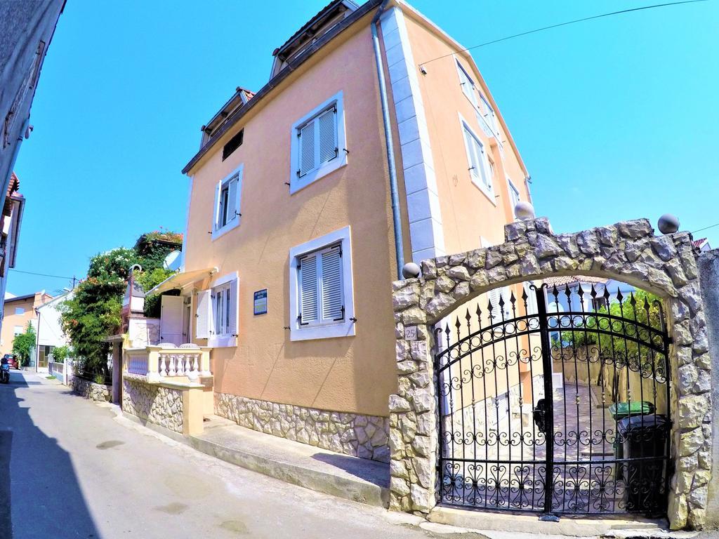 Orange City Apartment'S Repic Biograd Na Moru Exterior photo