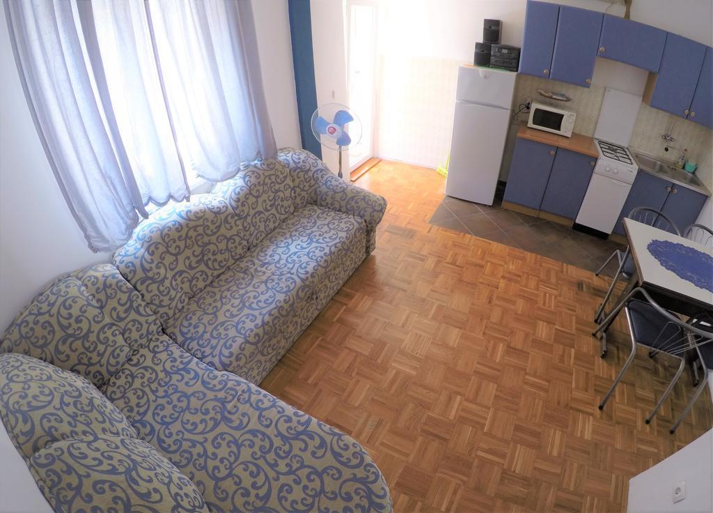 Orange City Apartment'S Repic Biograd Na Moru Exterior photo